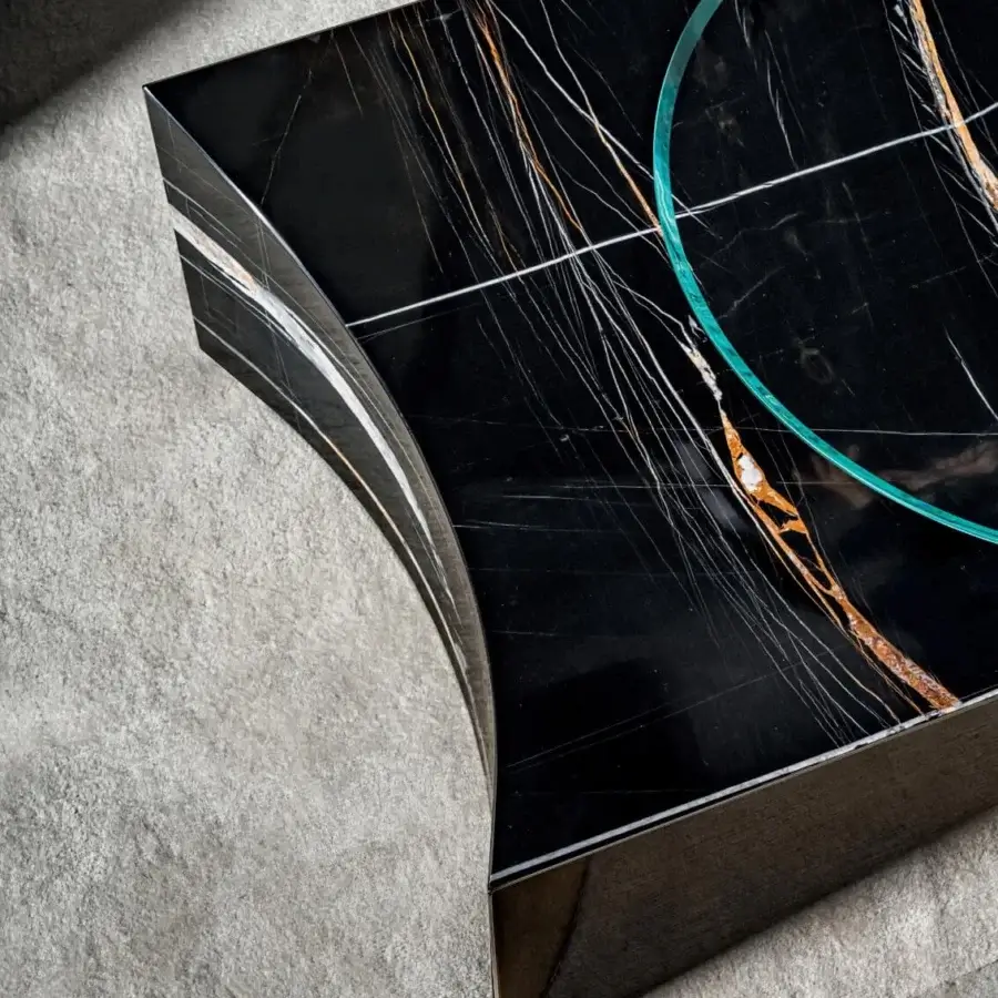 Distinguished Visionnaire Kerwan coffee table crafted with curved marble, extra-white glass and a stainless steel internal structure with glossy finish