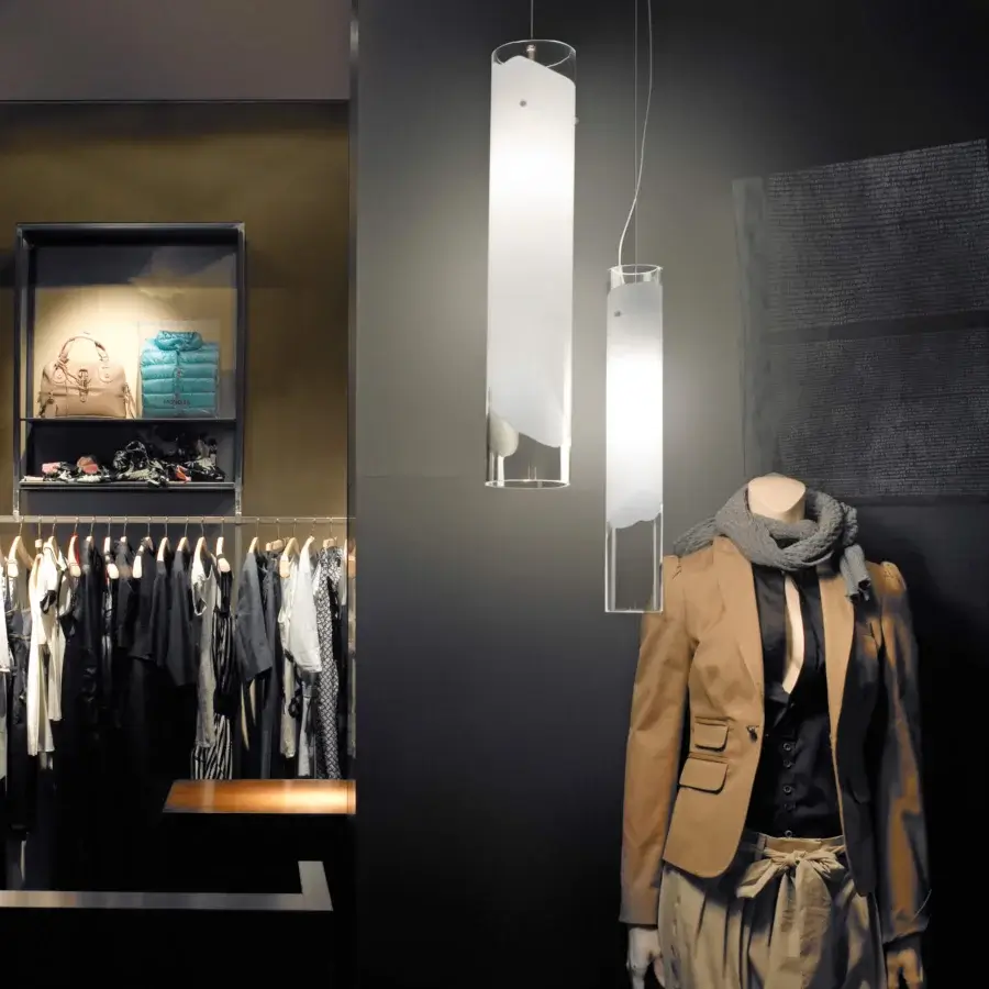 Distinguished Vistosi Lio suspension lamp, a handcrafted fixture in crystal and milky-white glass with a smooth satin finish
