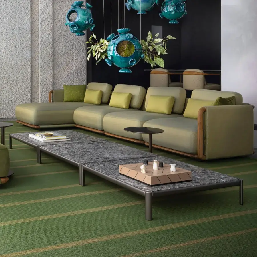 Elegant Giorgetti Aldìa coffee table with a Palladiana marble top and matte dark painted metal frame