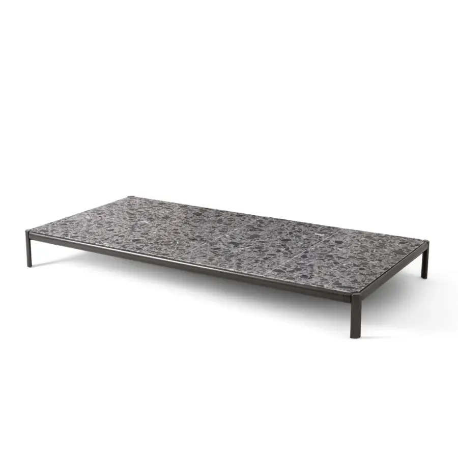 Superior Giorgetti Aldìa coffee table with dark metal base and speckled Palladiana marble top crafted in Italy