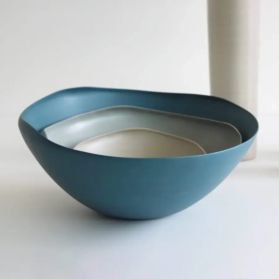 Exceptional Rina Menardi Conchiglie centerpiece crafted in baked clay with a gradient of teal blue, gray, and beige, plus a matte finish
