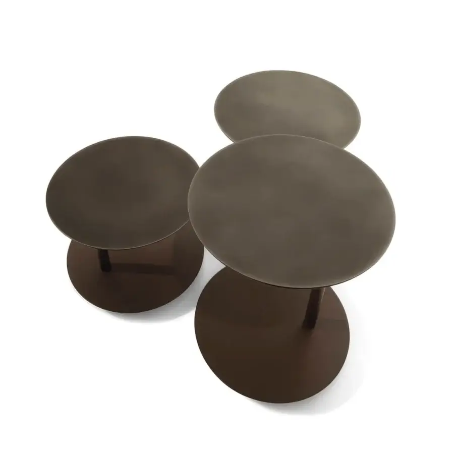 Elegant Giorgetti Aldìa side table with painted metal structure and sophisticated Palladiana marble top in a dark finish