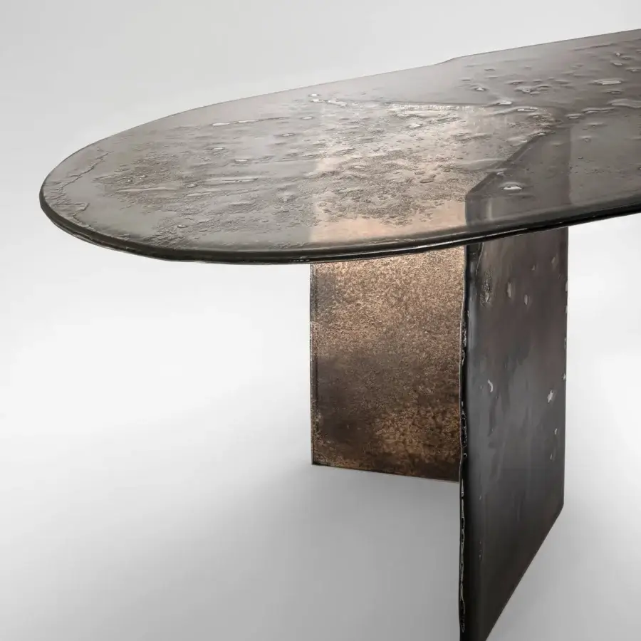 Distinctive Arte Veneziana Bisatello table built with layered baked glass exhibiting a degradé finish and partial silvering