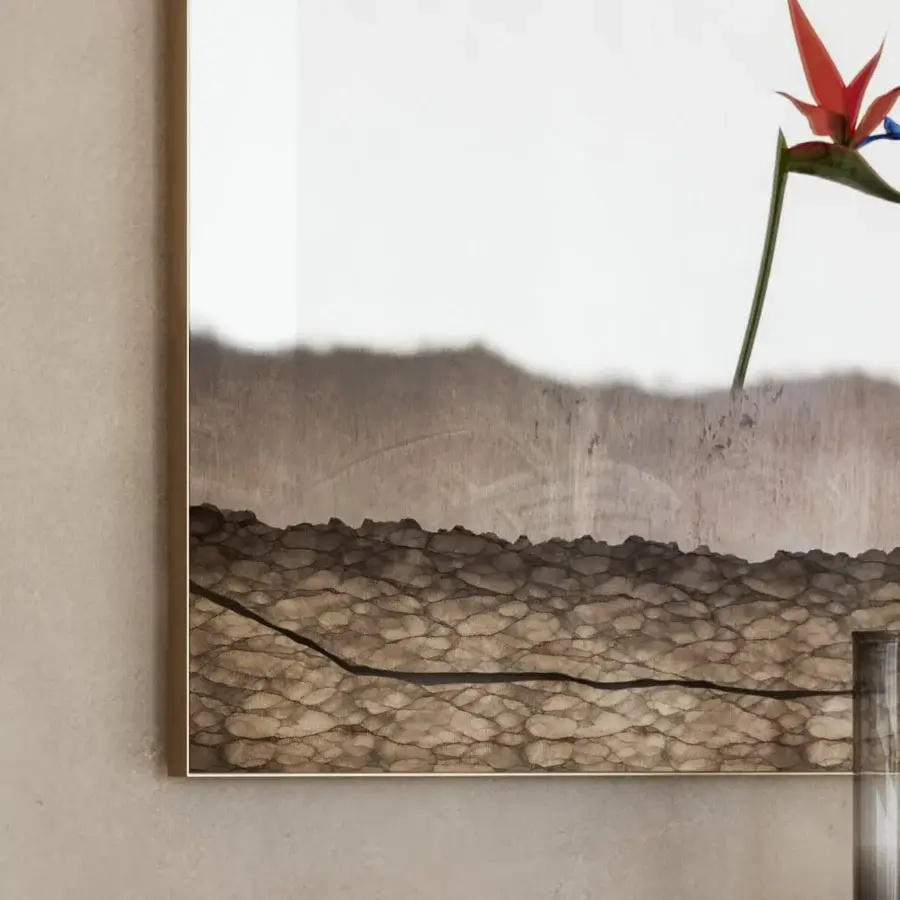 Superior Arte Veneziana Fenestra mirror crafted with wood and burnished brass, displaying medium antique glass with Roddi detailing and silver casting