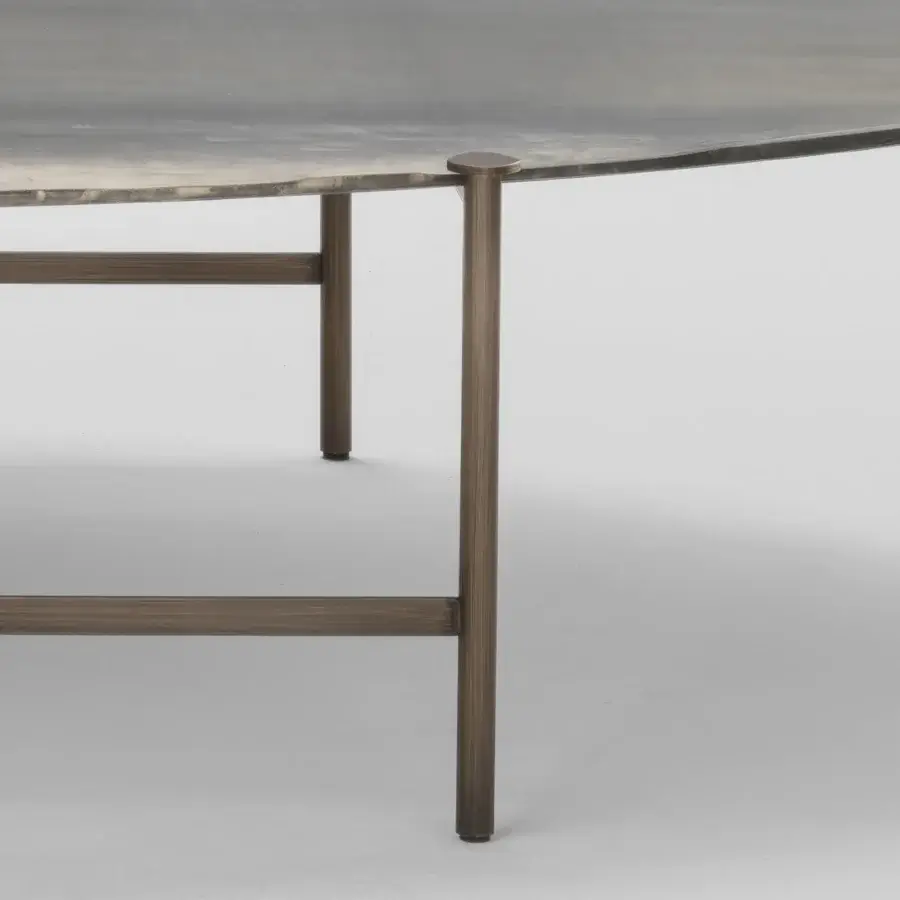 Distinguished Arte Veneziana Soana coffee table crafted with burnished brass and tempered glass featuring a Roddi finish