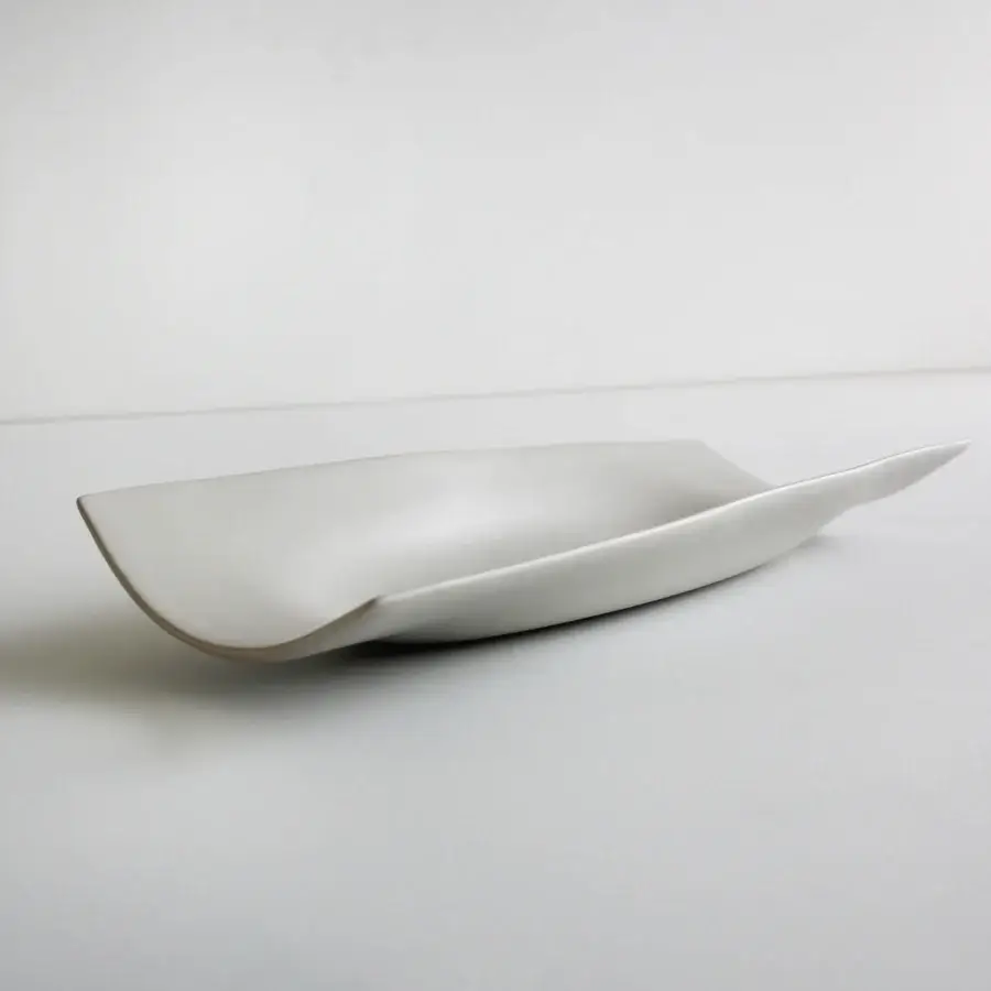 Exclusive Rina Menardi Vassoi Rettangolari Onde tray crafted in wood with a satin sheen and gentle curves