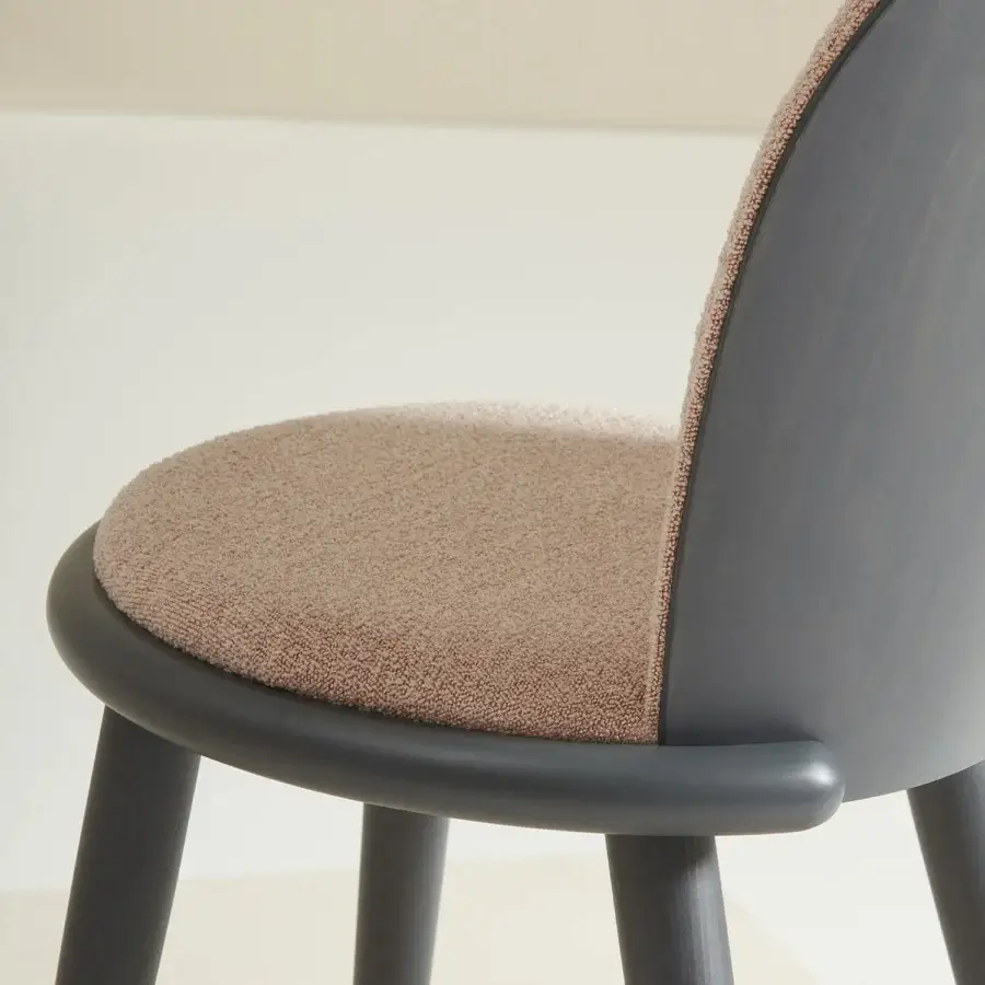Distinguished Billiani Veretta dining chair with curved beechwood frame and rose-beige textured textile upholstery in a smooth, dark gray finish