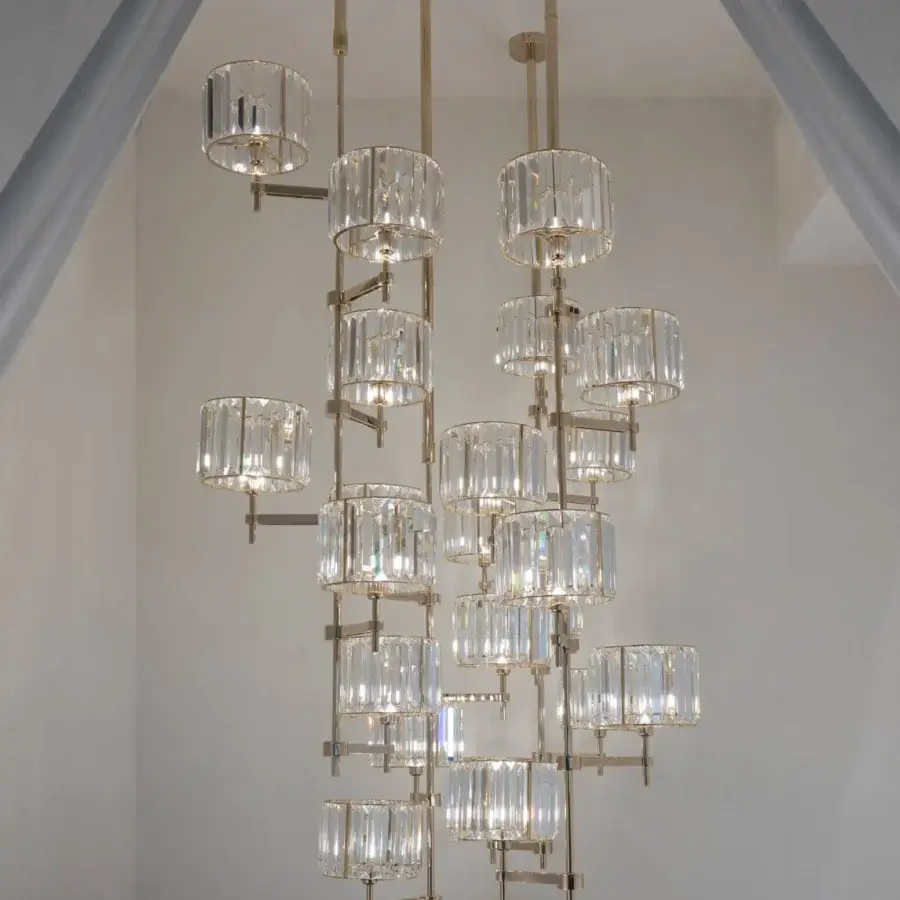 Superior Patrizia Garganti Novecento EX04 chandelier crafted in polished gold-finished metal with clear cut crystal arrangement