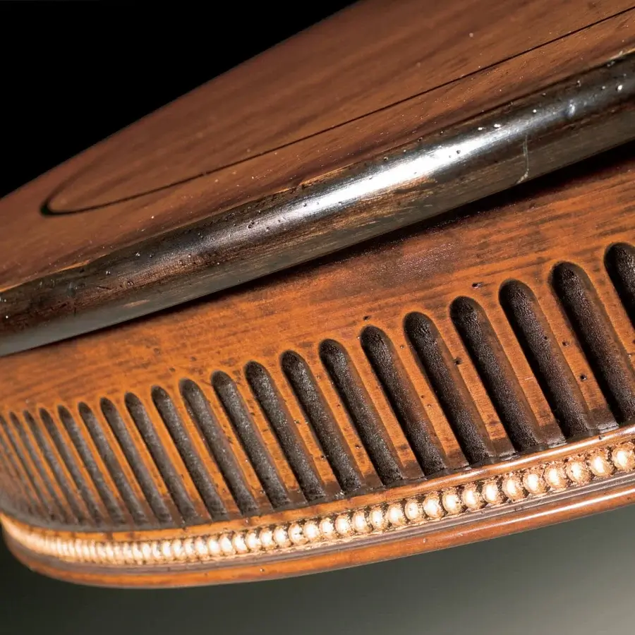 Distinctive Faber Mobili Boccaccino extendable table crafted in walnut with glossy finish and detailed fluting