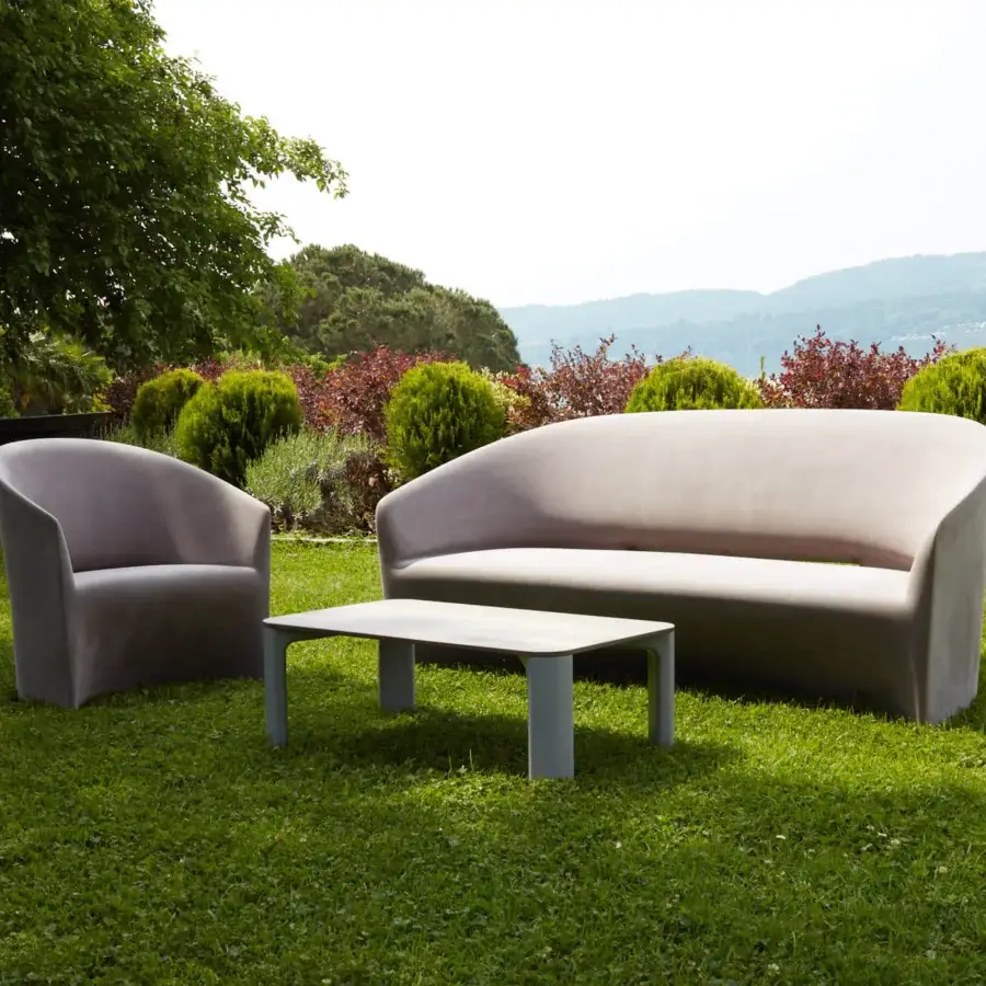 Exceptional Serralunga Pine Beach lounge chair in dusty rose LLDPE with a matte finish for indoor or outdoor use