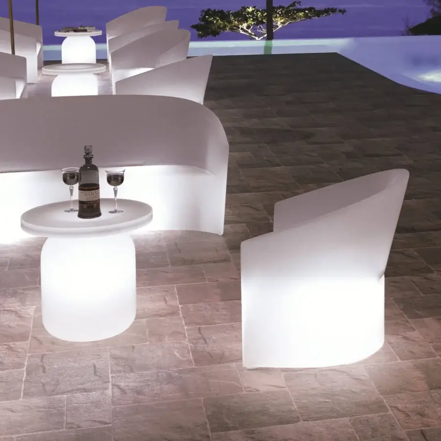 Superior Serralunga Pine Beach lounge chair with fluid sculptural form in matte white recyclable LLDPE
