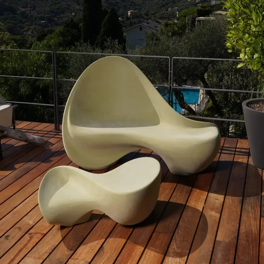 Superior Serralunga Ripple sofa sculpted from durable LLDPE with a refined lacquered pale beige finish