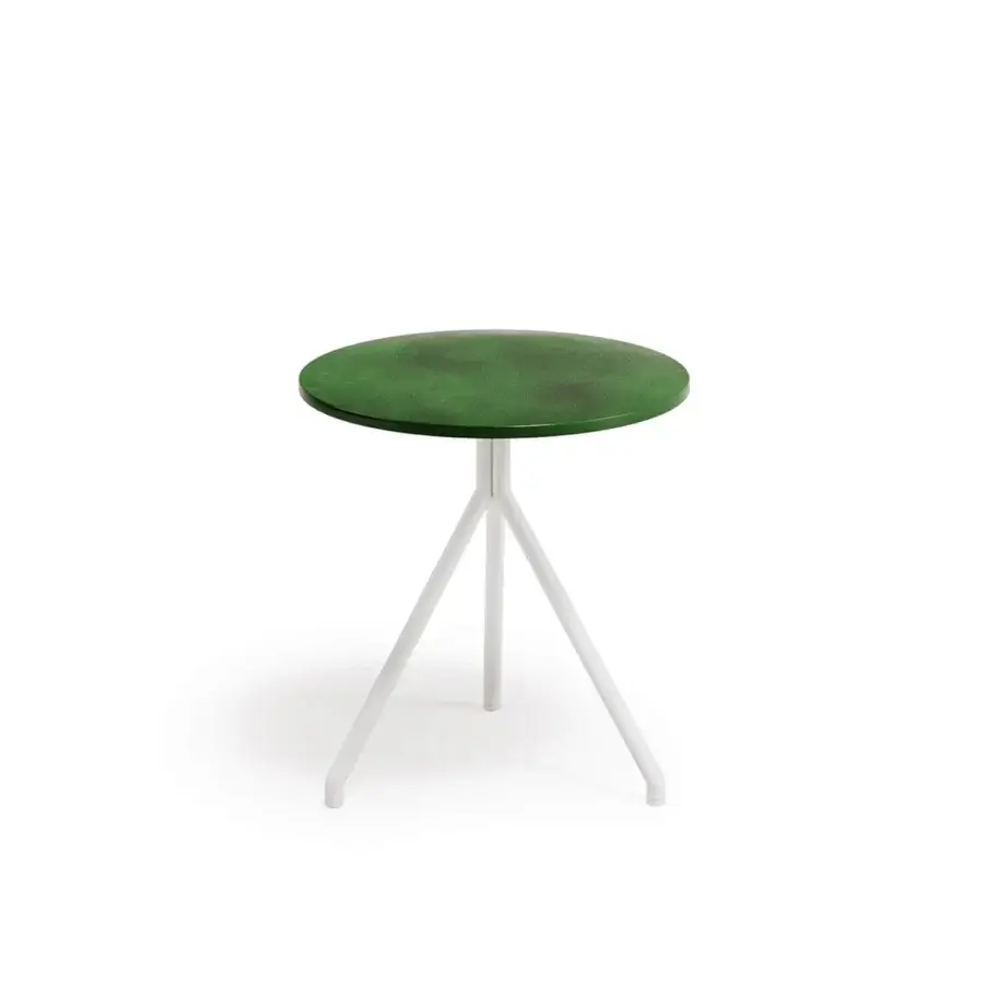 Superior Atmosphera Trio side table with saturated green HPL tabletop and white aluminum structure exhibiting a subtly textured finish