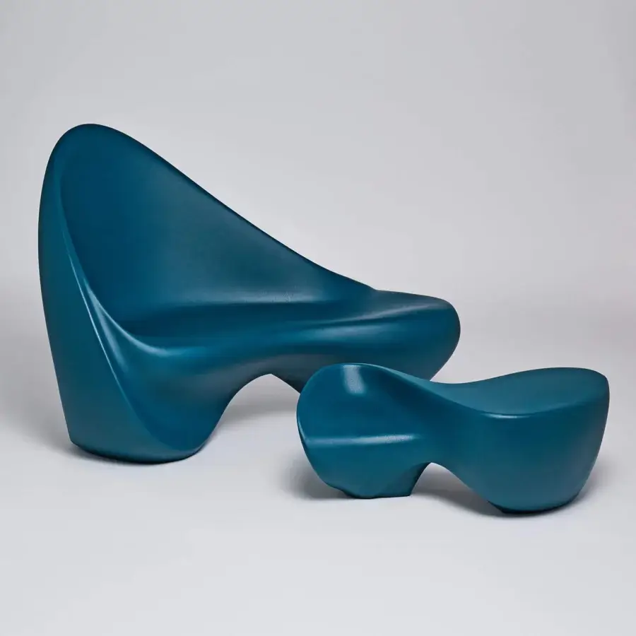 Superior Serralunga Ripple coffee table with sculptural wavy design crafted in deep teal LLDPE and refined lacquered finish