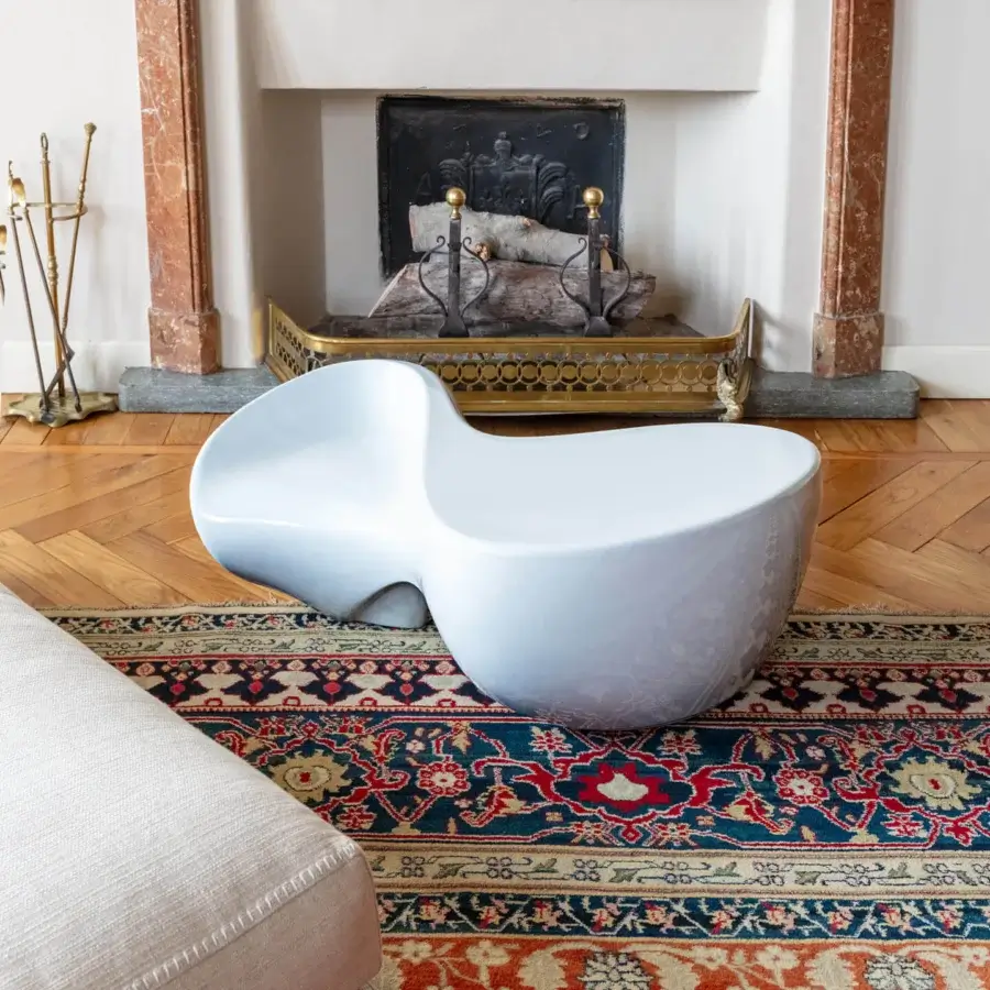 Superior Serralunga Ripple coffee table with pale lavender-grey LLDPE and smooth lacquered finish sculpted in organic form