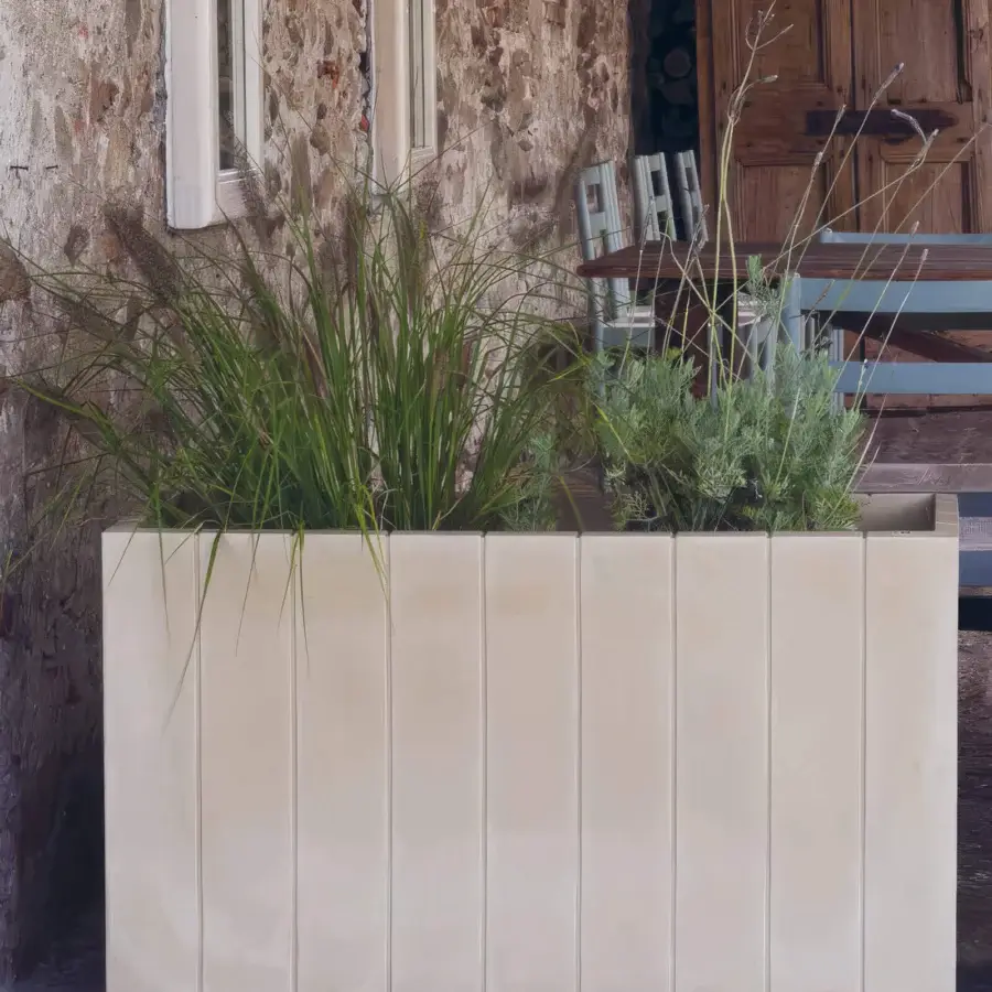 Superior Serralunga Fence planter crafted in pale beige LLDPE plastic with a wood-grain texture and matte finish