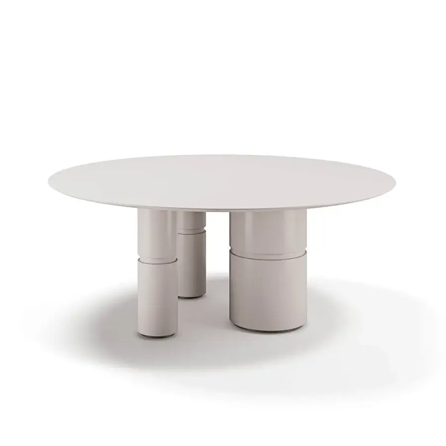 Loīc Table #22