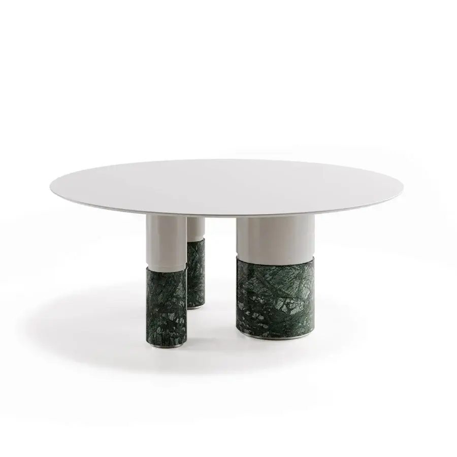 Loīc Table #24