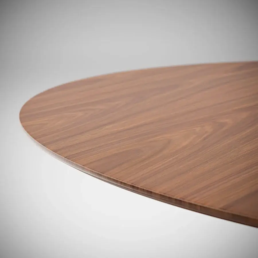 Loīc Table #9