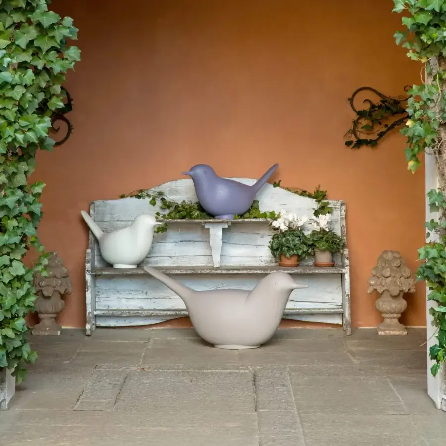 Superior Serralunga Paloma & Pulcino sculpture set crafted in pale grey and off-white LLDPE with a refined textured finish
