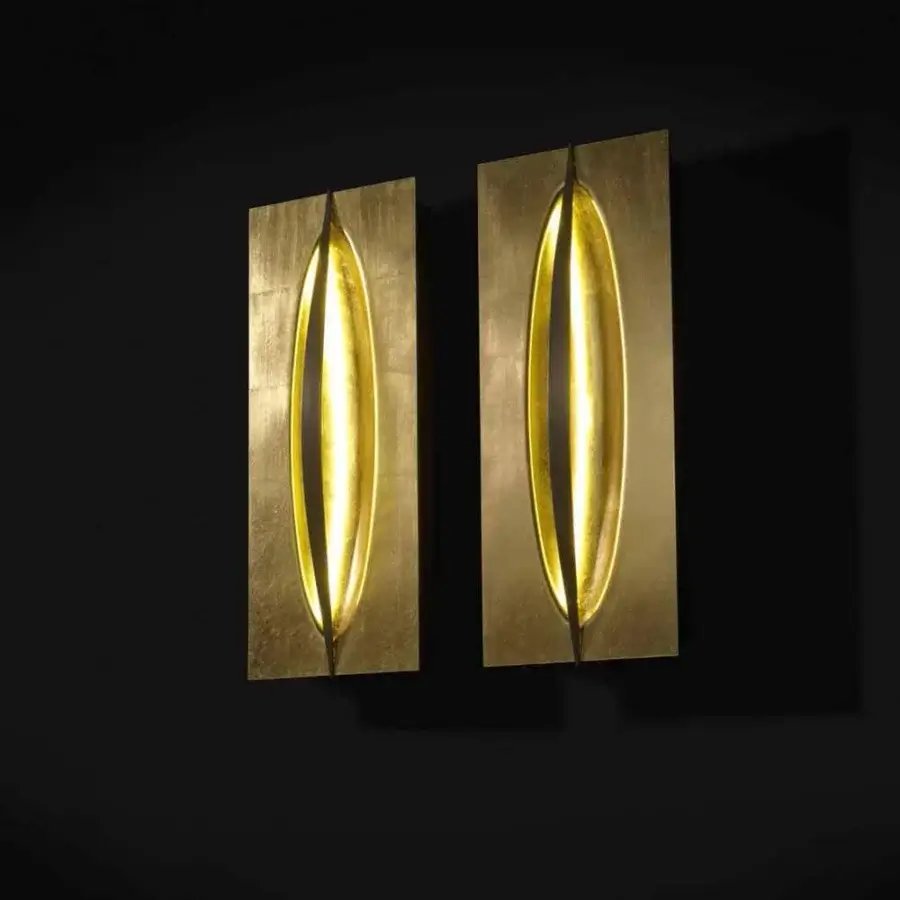 Exceptional Reflex Terra wall lamp with rectangular extra clear glass panels and burnished brass metal frame crafted in Italy