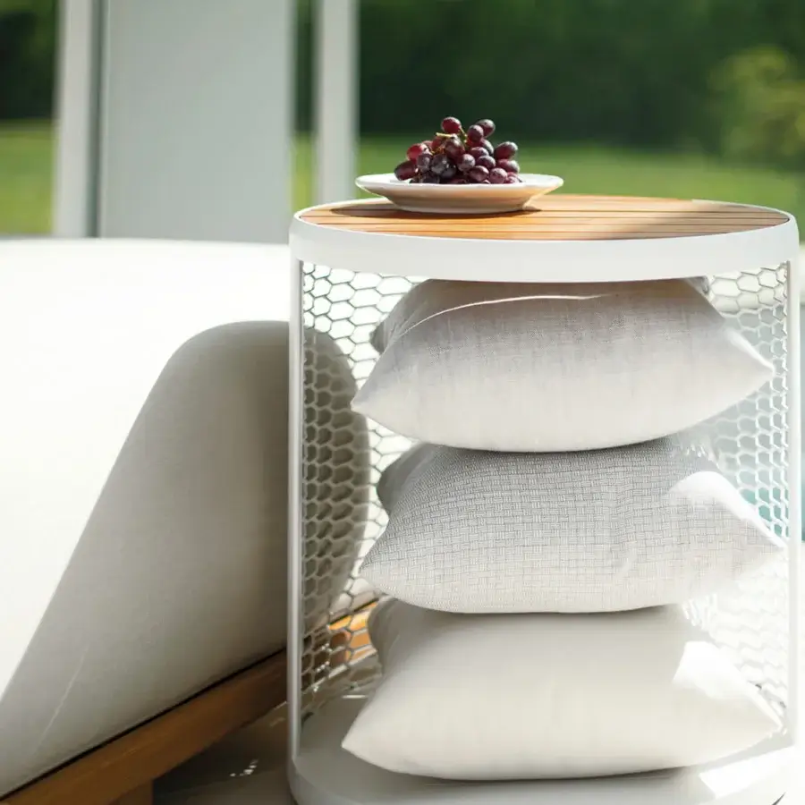 Exceptional Atmosphera Switch side table with matte white aluminium base and circular wooden tabletop crafted in geometric mesh detailing