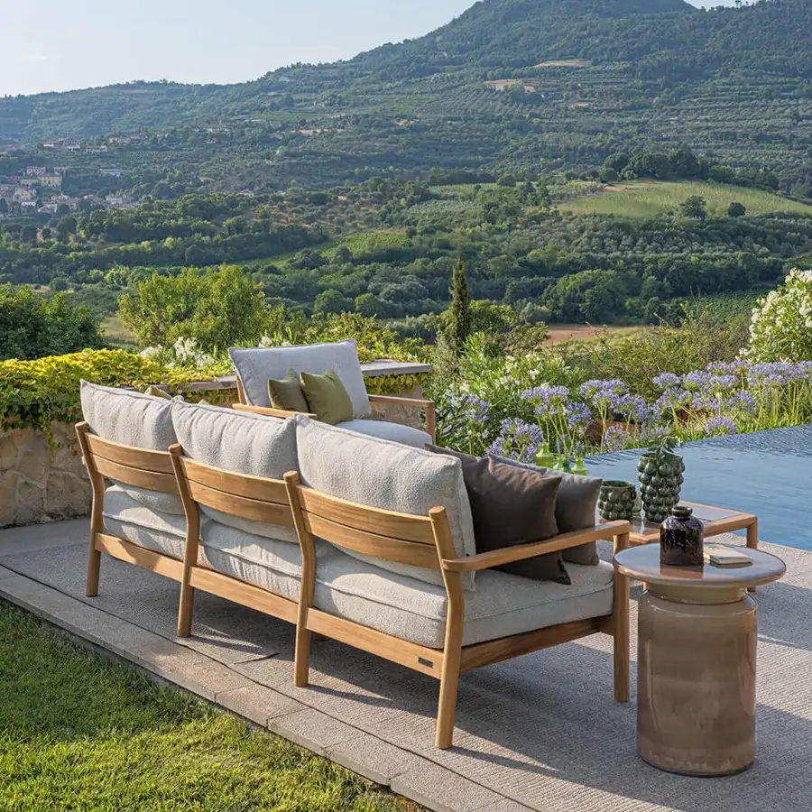Superior Atmosphera Raffaello rug hand woven in a neutral palette from polypropylene and polyester with contemporary style