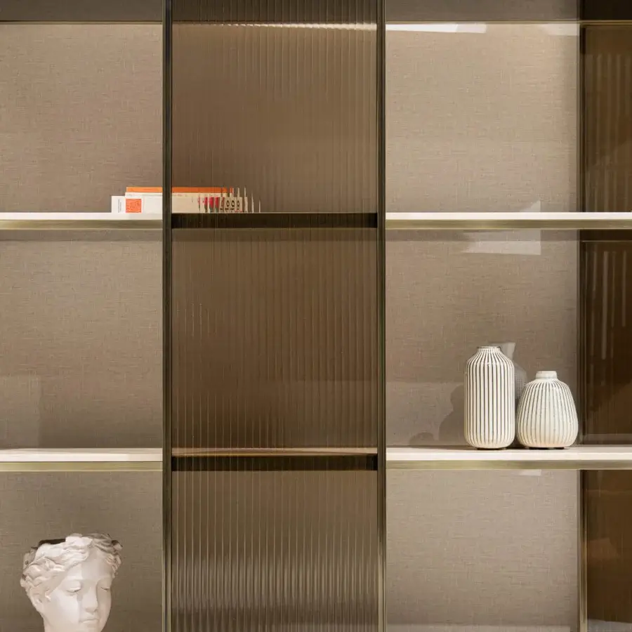 Superior Capital Giselle Plus bookcase in warm brown wood with luminous bronzed fluted glass and elegant marble shelving