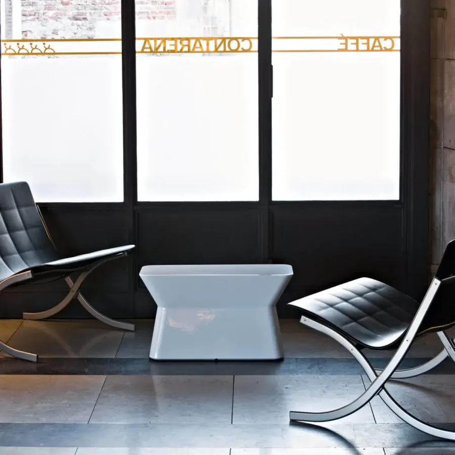 Exceptional Serralunga Palenquera coffee table built in recyclable LLDPE with a glossy smooth finish