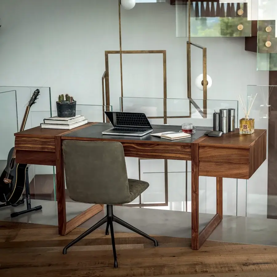 Elle Ecrit Desk #1