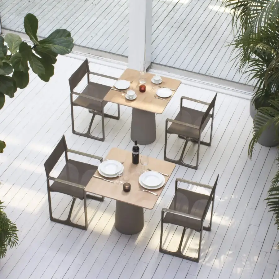 Loulou Bistrot Table #4