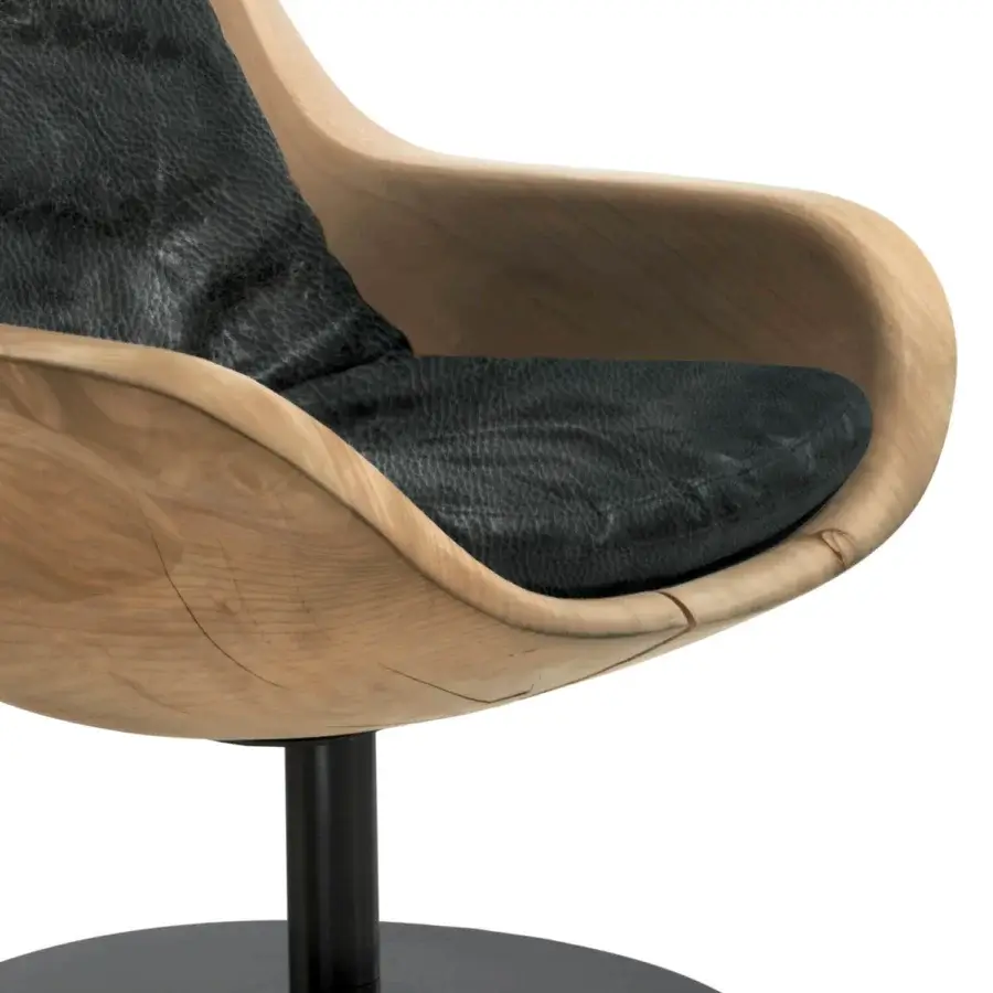 Luxury Riva 1920 Creus lounge chair in cedar of Lebanon with natural scent‑infused grain and dark leather interior