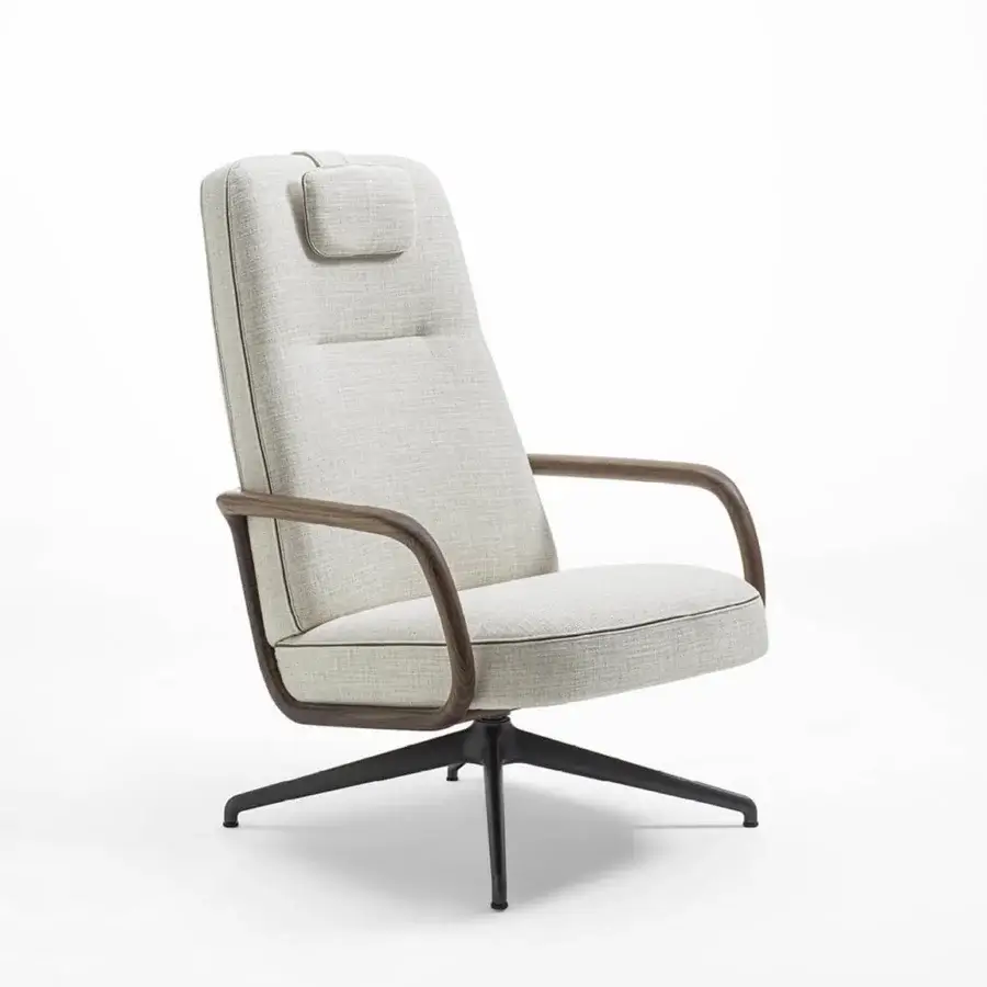 Exclusive Porada Cuna Lounge Chair with wooden shell, light‑beige upholstery, medium‑brown arms, matte‑black metal swivel base