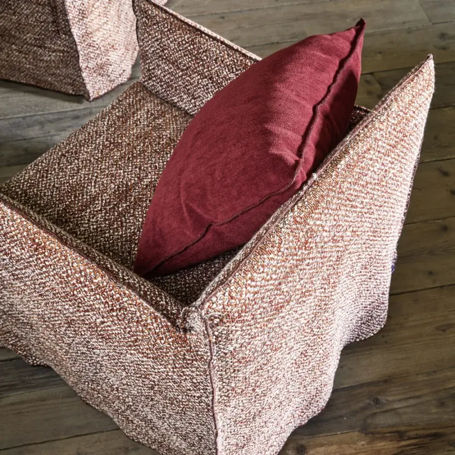 Exquisite Gervasoni Ghost lounge chair with low-profile silhouette in marled white textile and deep-red contrasting cushion