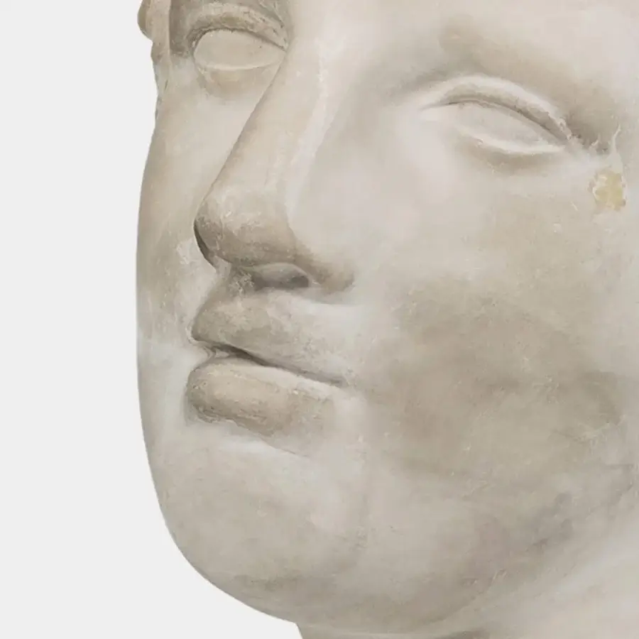 Exquisite Vèlle Milano Aphrodite sculpture in cream off-white aged effect plaster with powder-coated steel and full leather