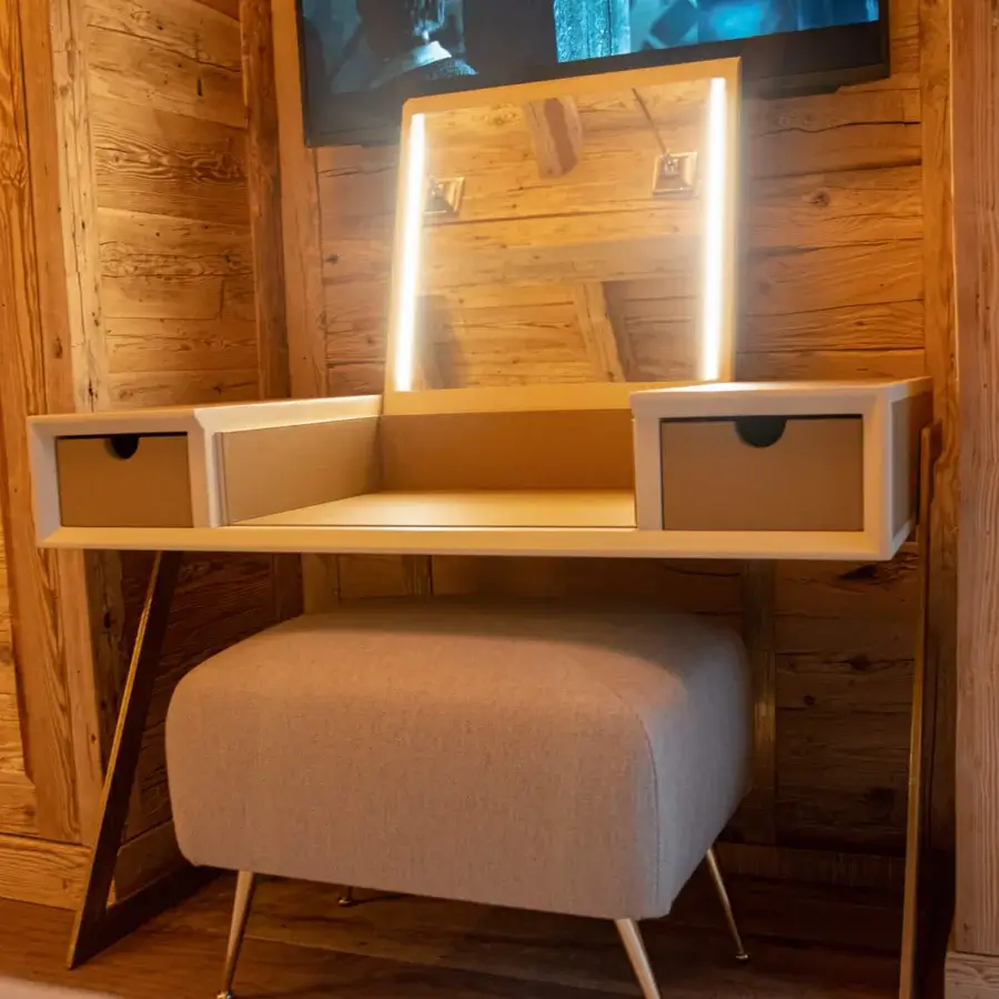 Exquisite Vèlle Milano Hortensia vanity desk in white and tan leather with brass base plus backlit mirror alongside gold toned ottoman