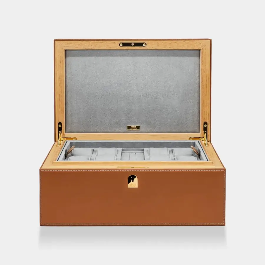 Impeccable Vèlle Milano Cigars Humidor Grand in padded tan leather with white stitching and gold toned metal hardware