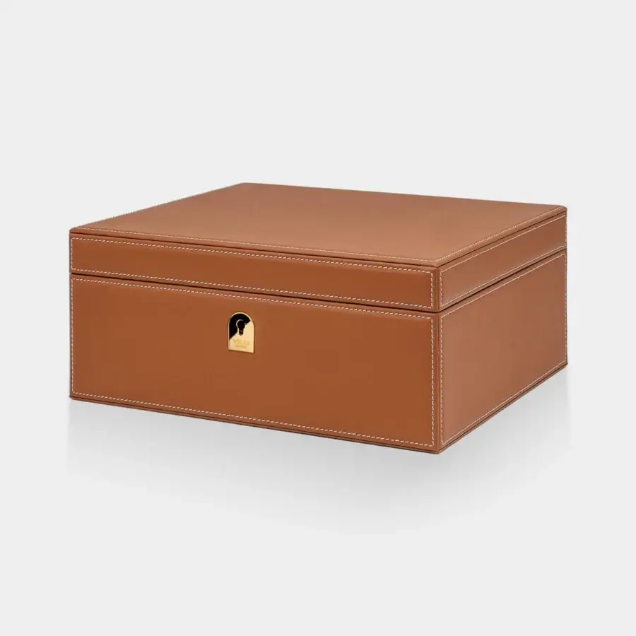 Exquisite Vèlle Milano watch case in cognac brown padded leather with white contrast stitching and gold toned metal lock plate