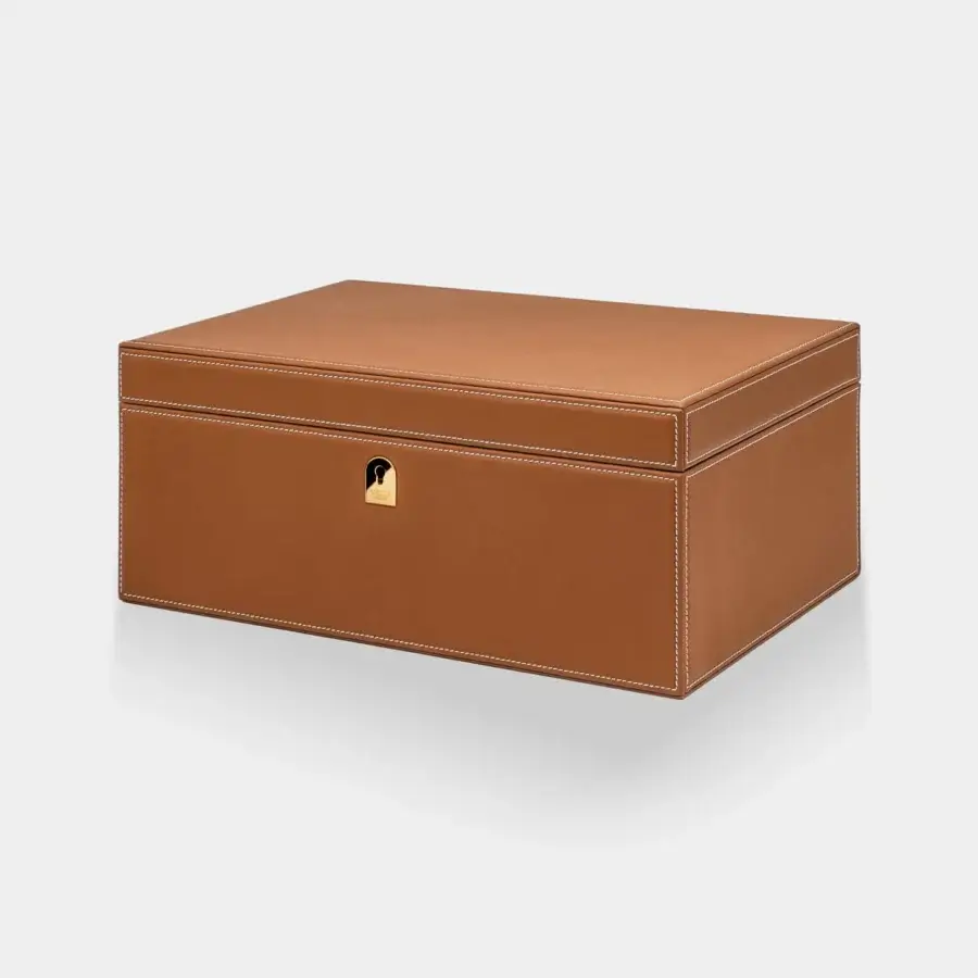 Exquisite Vèlle Milano Watch Case Grand in tan-brown padded leather with white contrast stitching and gold-toned metal lock