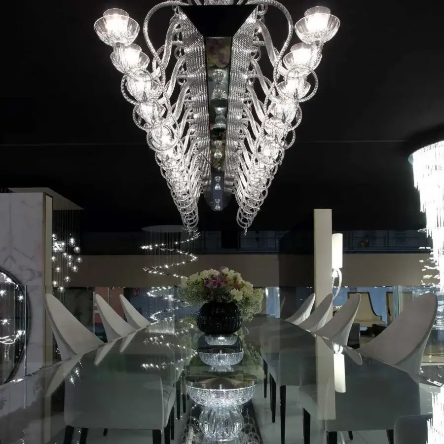 Exceptional Reflex Palazzo Ducale table with engraved crystal bases, extra clear mirror glass plinth and reflective glass top
