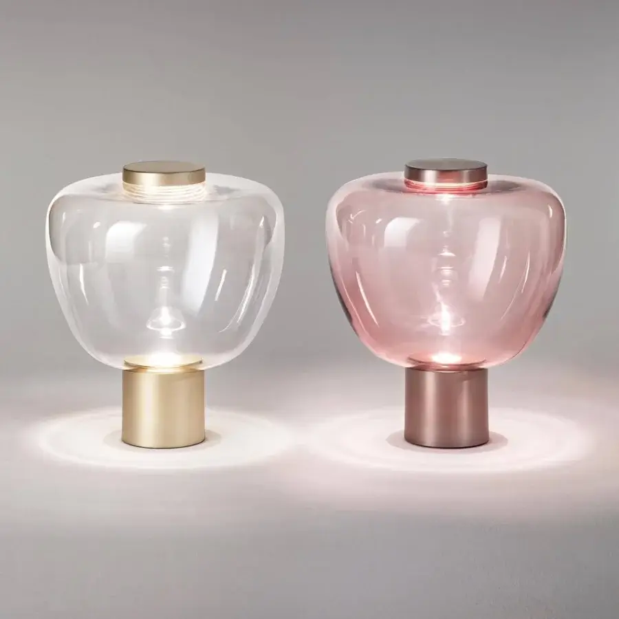 Exceptional Vistosi Riflesso lamp with a sinuous light amethyst glass shade and copper-colored cylindrical metal base