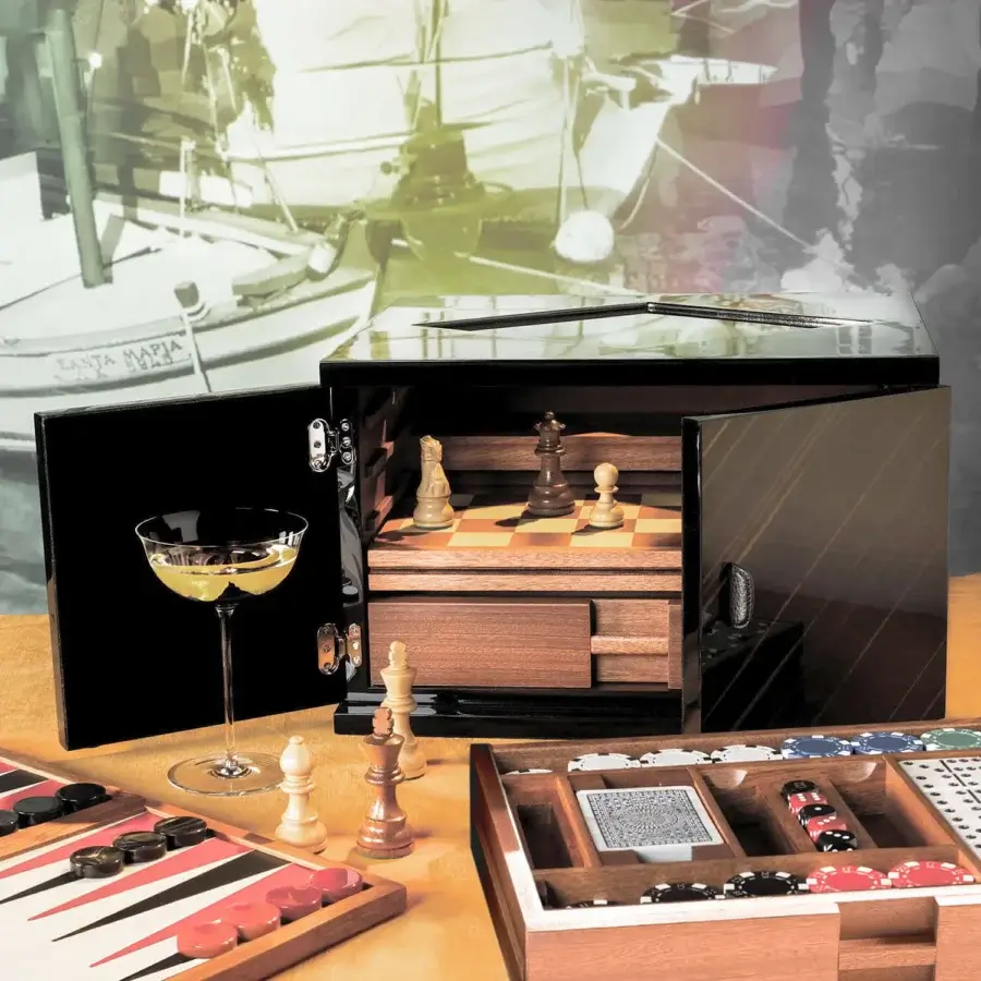 Sophisticated Agresti Notte di Giochi cabinet in wood with glossy polished ebony finish and ultrasuede lined drawers
