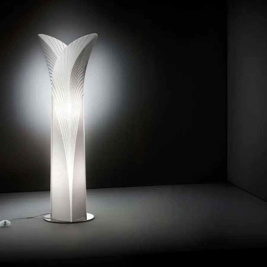 Superior Slamp Las Palmas floor lamp crafted in Italy with smooth Opalflex® and curved leaf-like structures