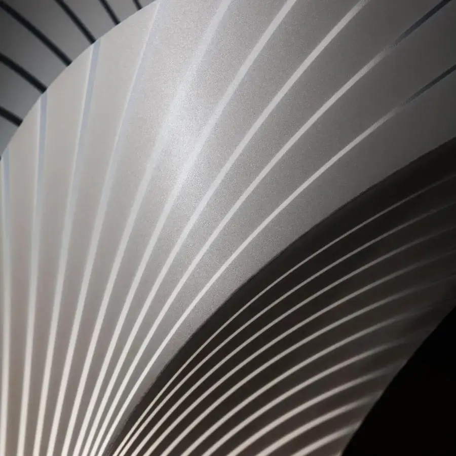 Elegant Slamp Las Palmas floor lamp in light gray Opalflex® with rhythmic parallel lines and subtle shadow gradients
