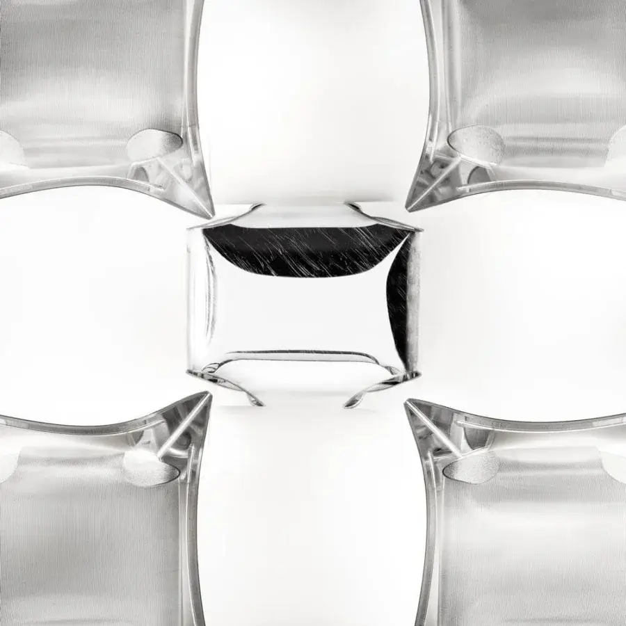 Distinguished Slamp Mida wall lamp built with white Opalflex® and printed Lentiflex® in a silver-toned, brushed metallized grid structure