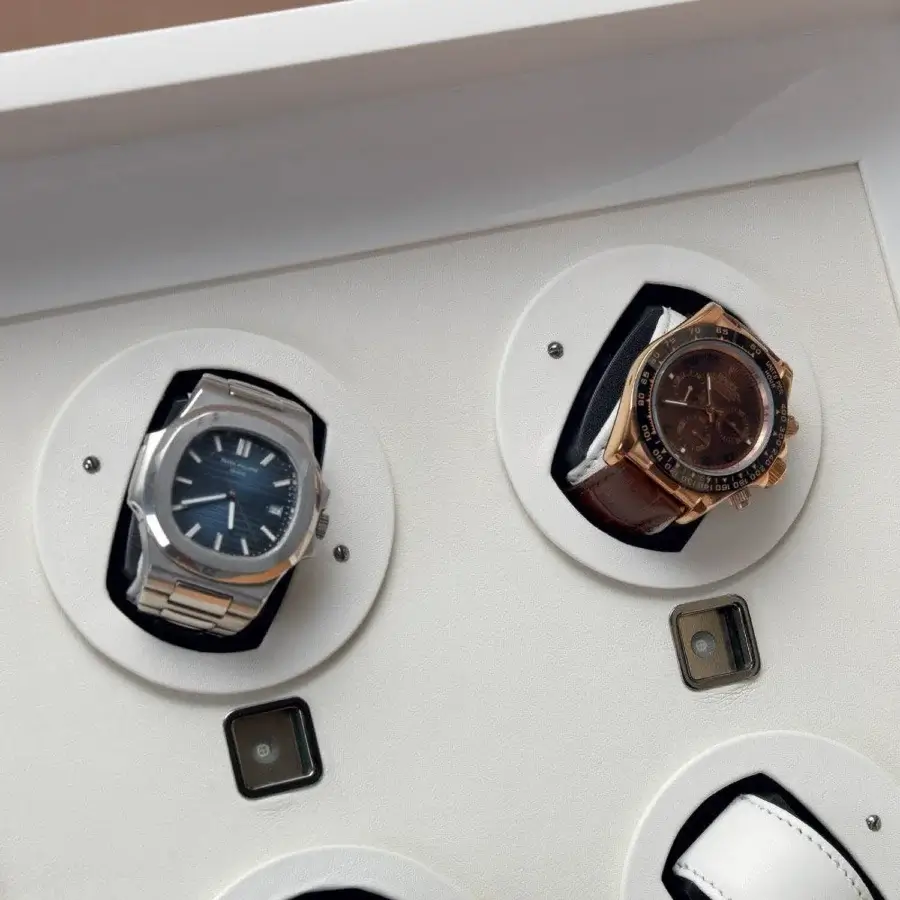 Luxury Agresti Il Passatempo watch winder chest in minimalist white finish with ruthenium brass details and leather lining
