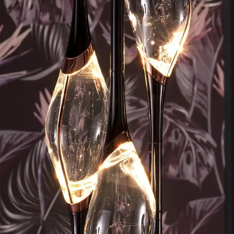 Distinguished Il Pezzo Mancante lamp with three clear crystal diffusers and refined brass stems in a dark glossy finish