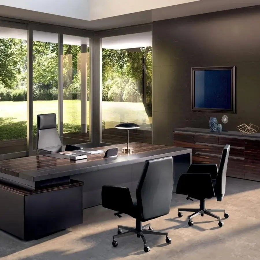Superior 4 Mariani Kefa armchair with black leather upholstery and titanium-varnished aluminum swivel base