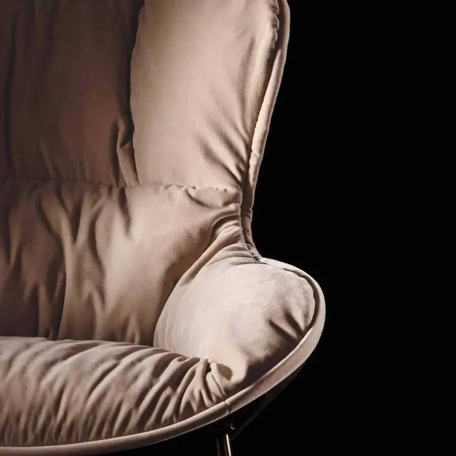 Superior Ditre Italia Softy lounge chair with light beige textile upholstery and bronze-like metal legs