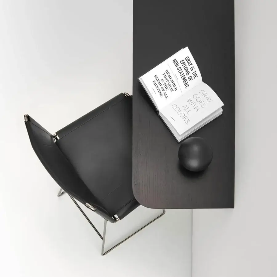 Superior MDF Italia Mamba Light desk crafted from medium density fibreboard with a sleek curved form and matte black lacquer finish